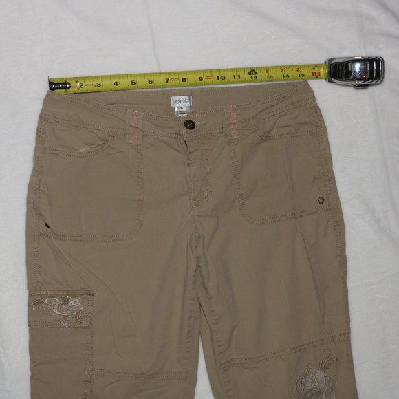 Cache Cargo Khaki Lightweight Cropped Pants - Floral Design - Waist 30x23 Inseam - Picture 2 of 10